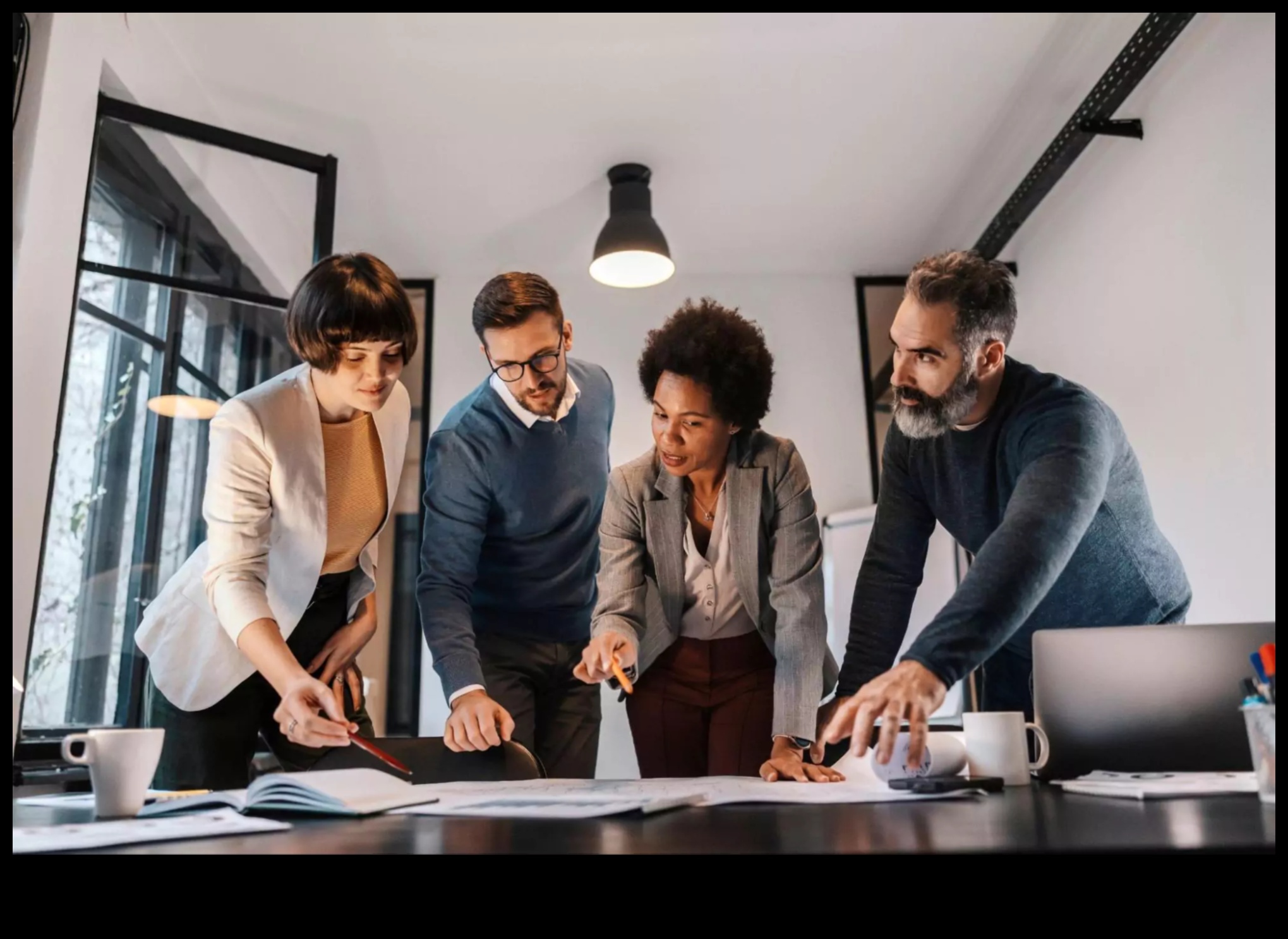 חדשני עיצוב: חלוצים בתקשורת פנים מסוגננת