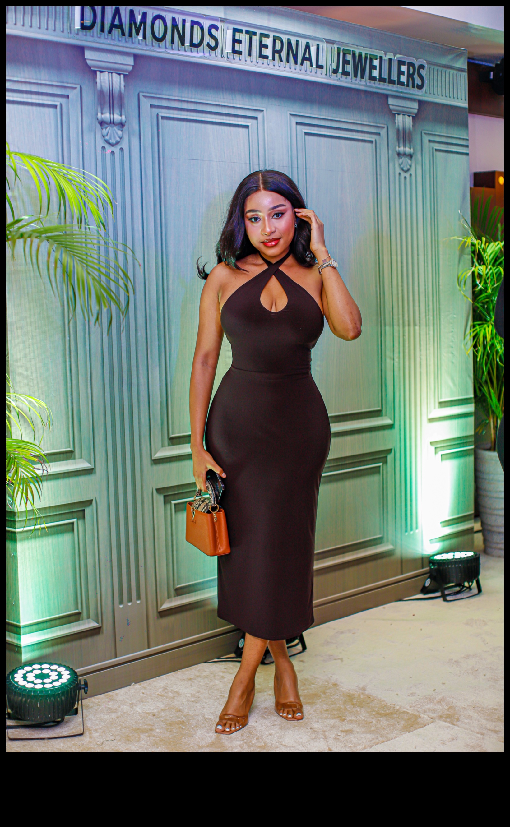 אקסטרווגנזה אלגנטית ללא מאמץ: חיו בשפע באופנה טרנדית