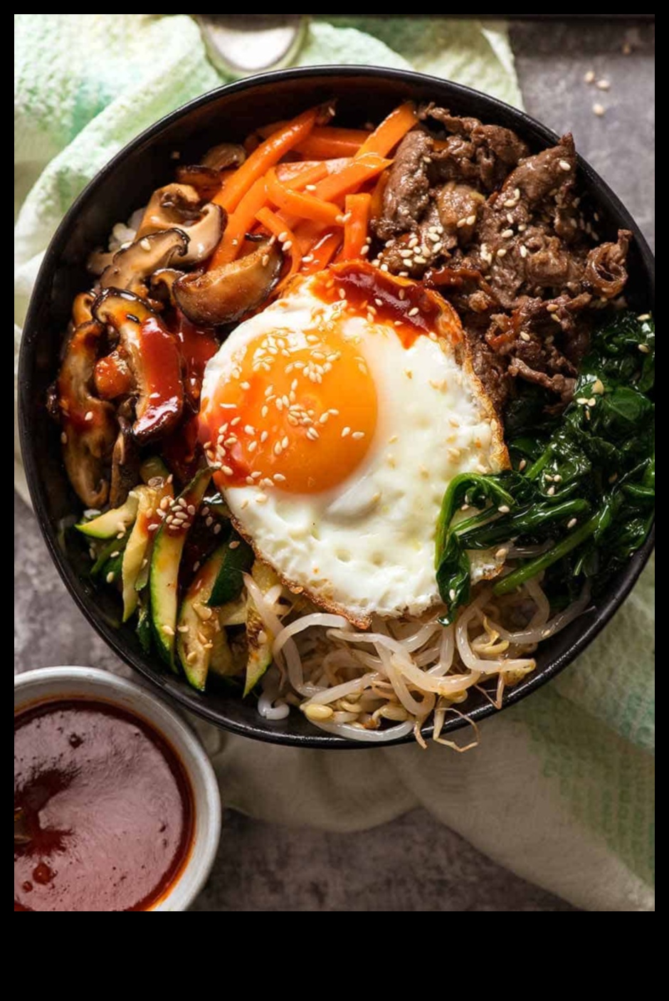 Bibimbap Bliss: שליטה בקערת אורז קוריאנית בבית