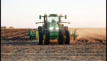 טיולים כפריים: כלי רכב אוטונומיים ככלים חיוניים בחקלאות ובחקלאות