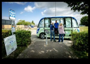 מעבר למדרכה: חקר שטחים קשים עם רכיבה אוטונומית בשטח